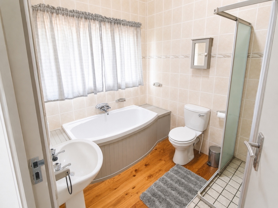 To Let 7 Bedroom Property for Rent in Humansdorp Eastern Cape
